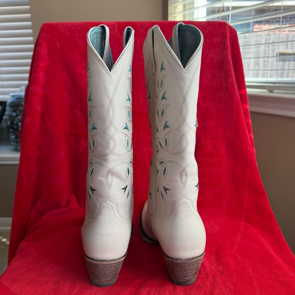 Ariat Women's White Western Boots 9B Country Teal Turquoise BRAND NEW with Tags - Picture 7 of 12
